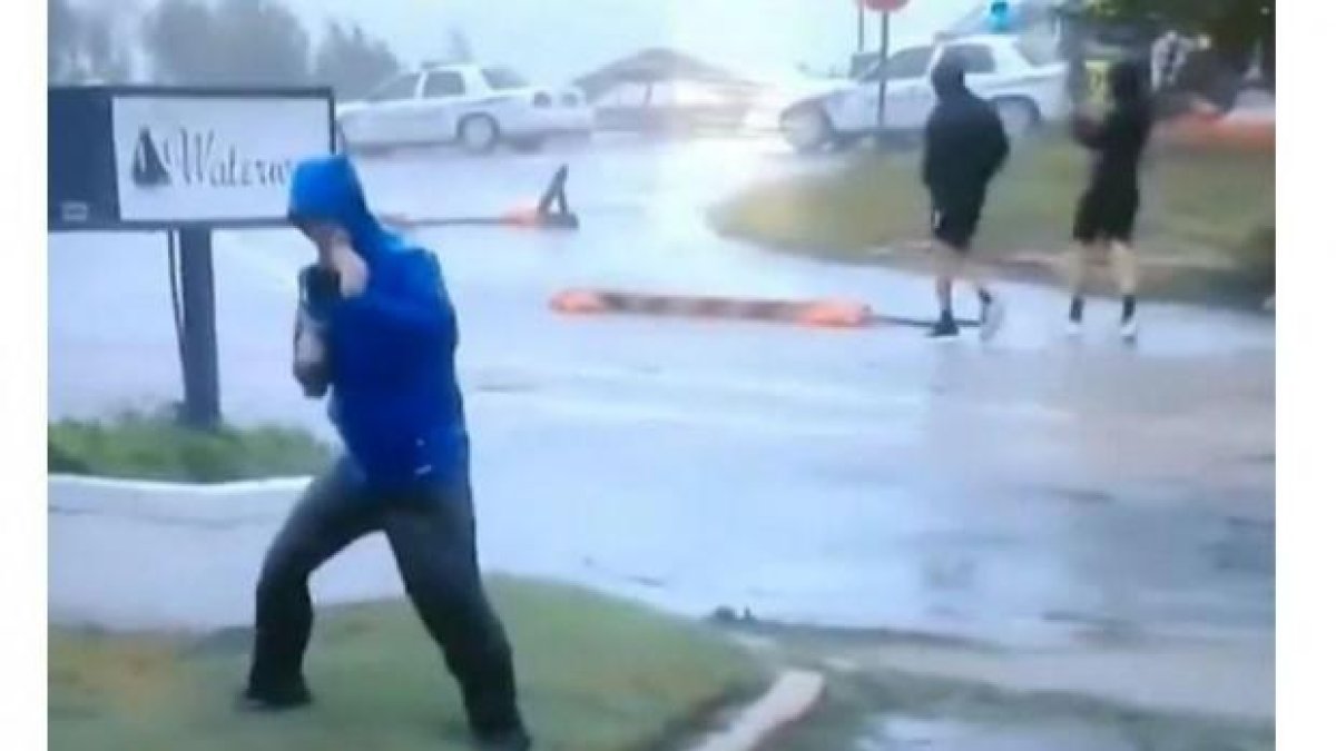 El reporter, enxampat en directe.