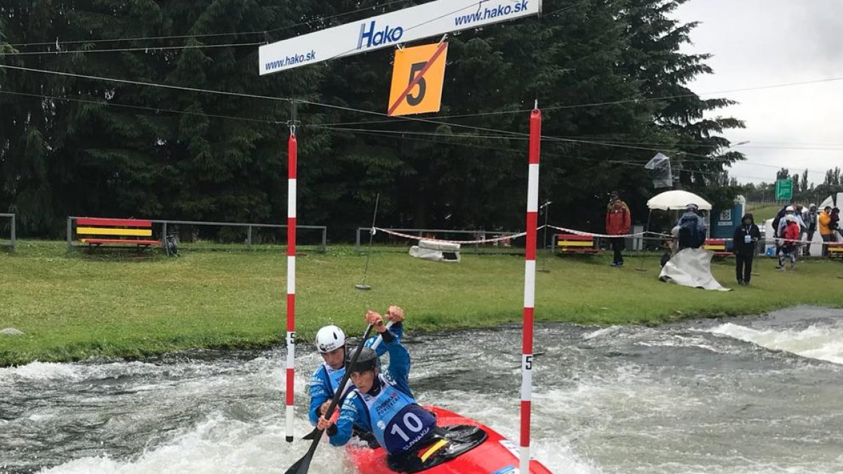 Núria Vilarrubla i Samuel Hernanz van debutar ahir en la modalitat de canoa doble mixta.