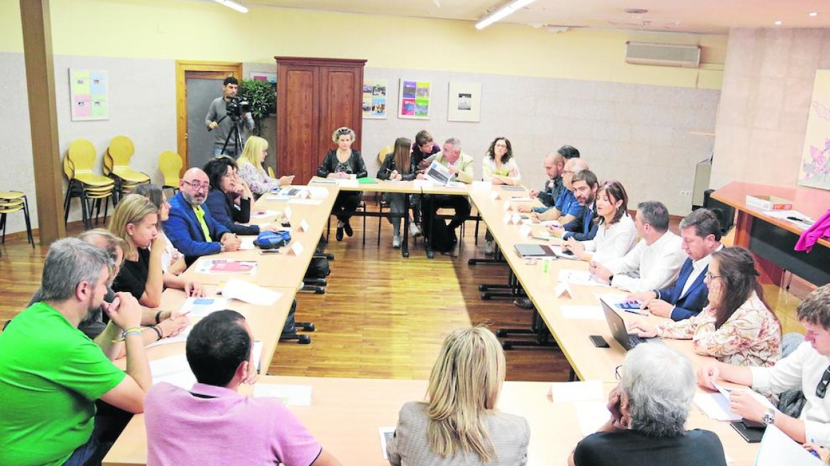 La reunió es va dur a terme a la Sala Paulo Freire.