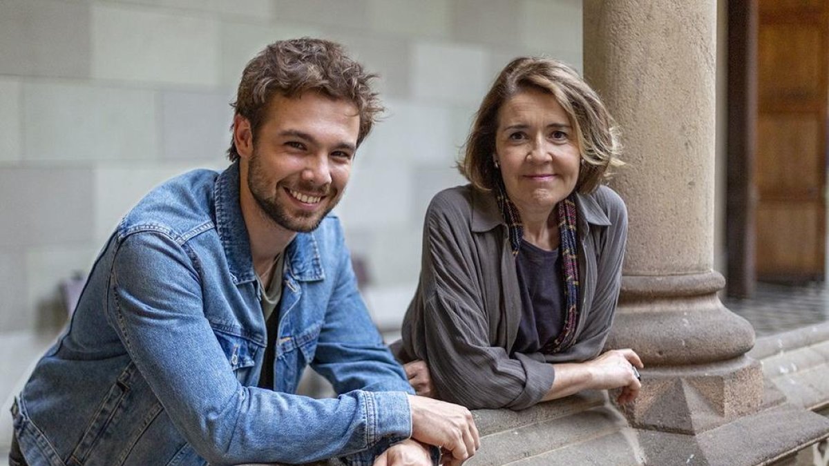 La serie está protagonizada por Carlos Cuevas y María Pujalte.