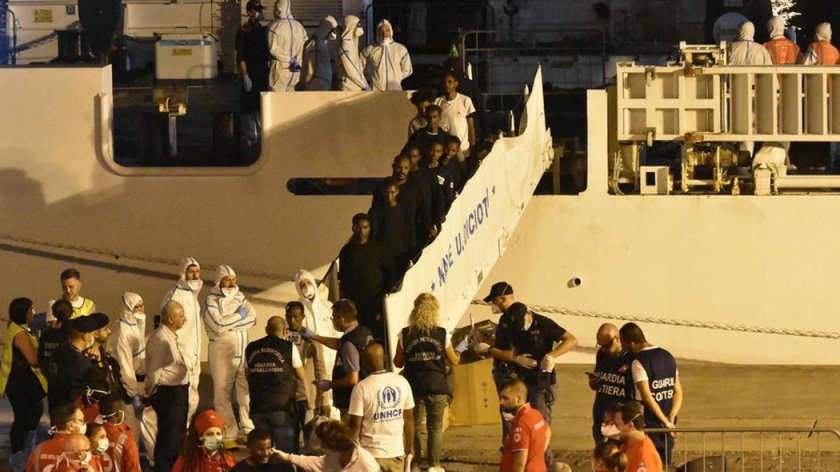Los 138 inmigrantes que aún permanecían en el buque de rescate.