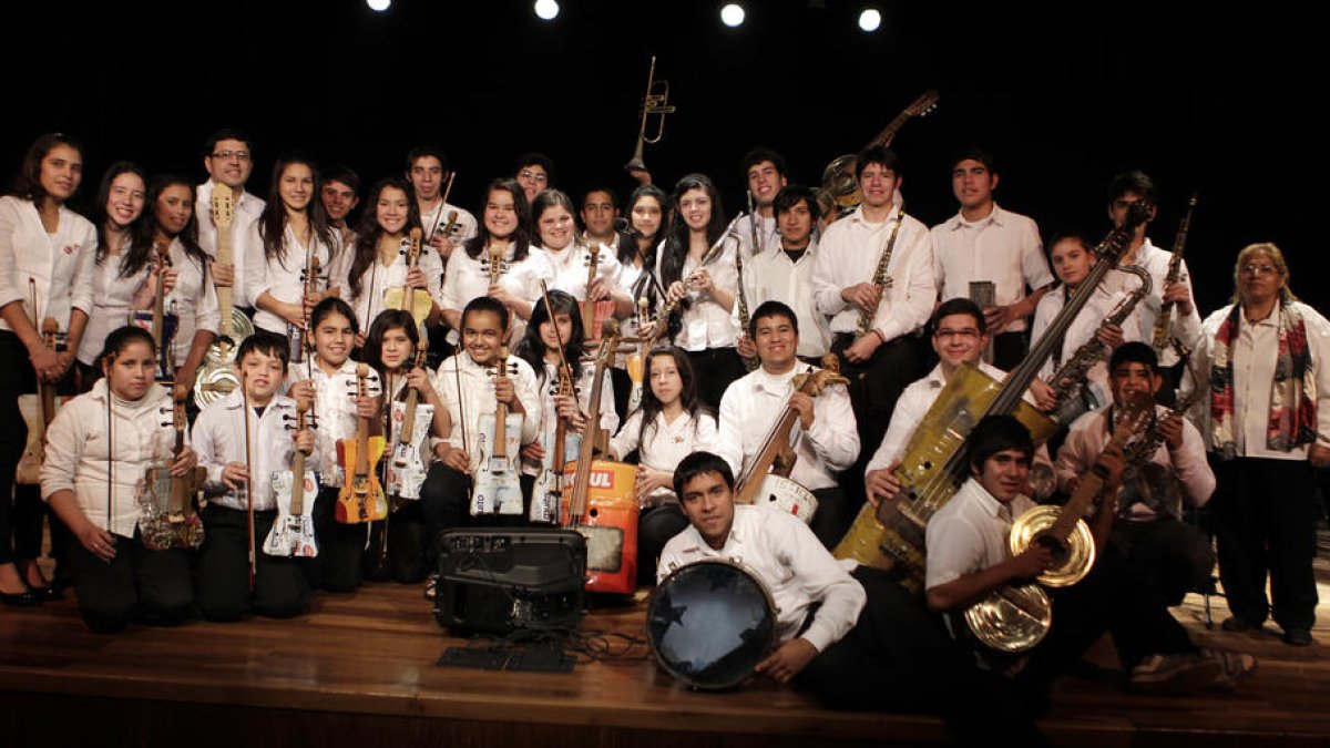 La Orquesta de Reciclados de Cateura es una formación filarmónica juvenil con instrumentos reciclados de materiales de la basura.