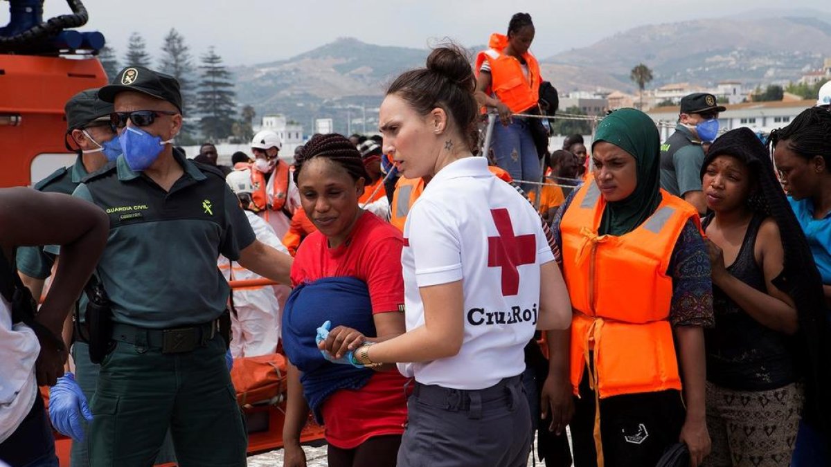 Arribada ahir a Motril d’immigrants rescatats a Alborán.