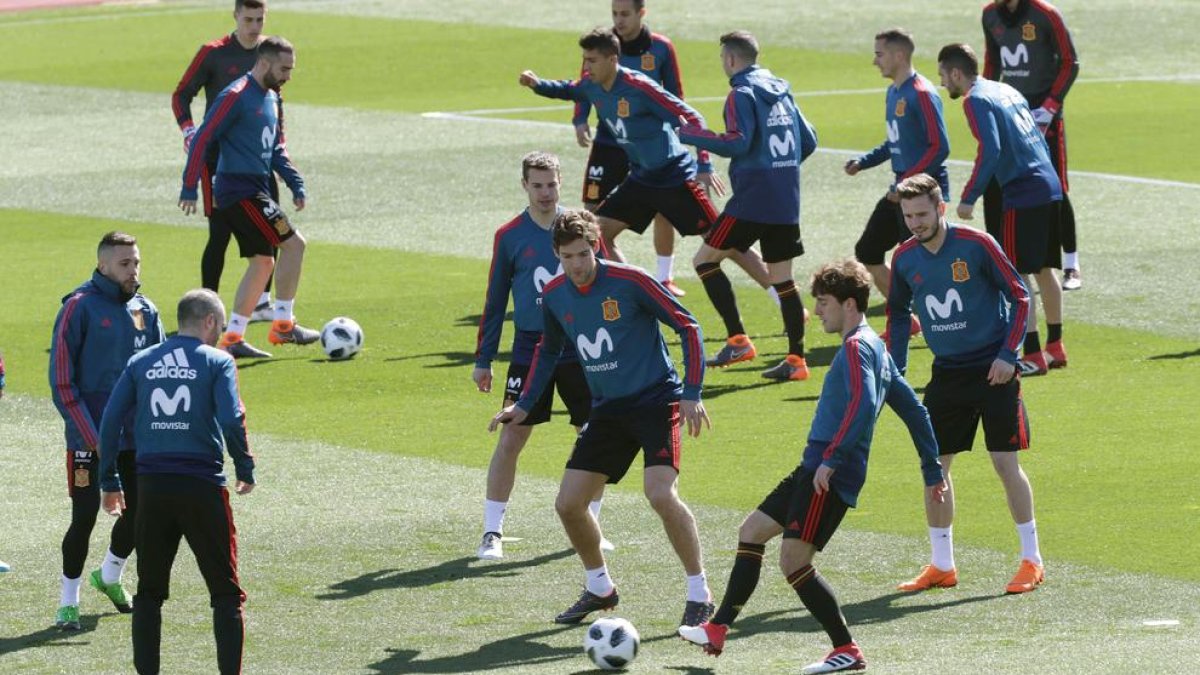Andrés Iniesta, entrenando con la selección, que hoy se medirá a Alemania en un amistoso.