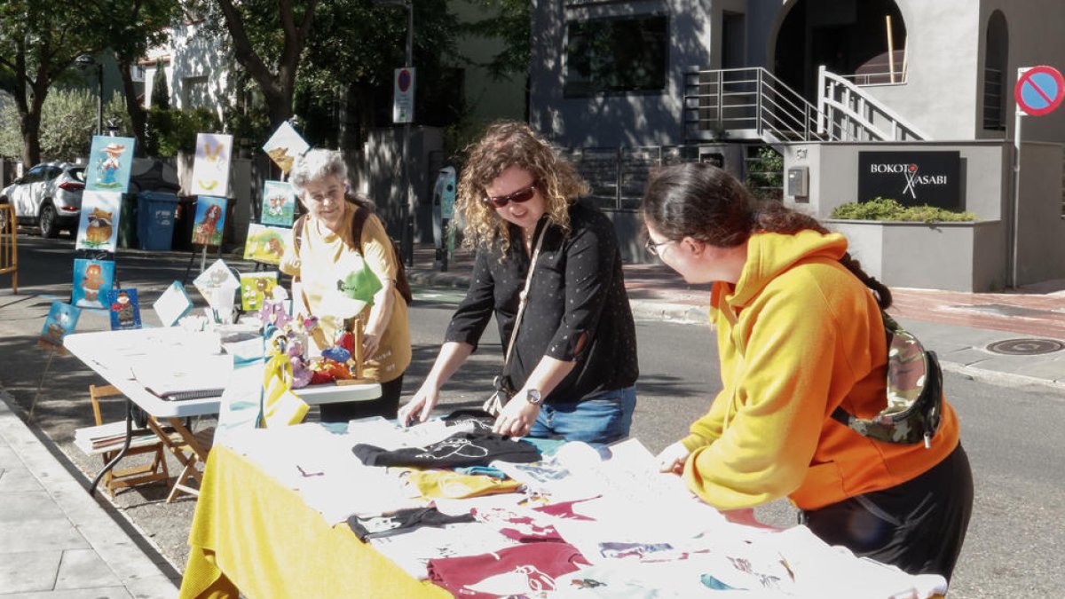 Lleida transforma per un dia alguns aparcaments de zona blava en espais d'oci, comerç i cultura