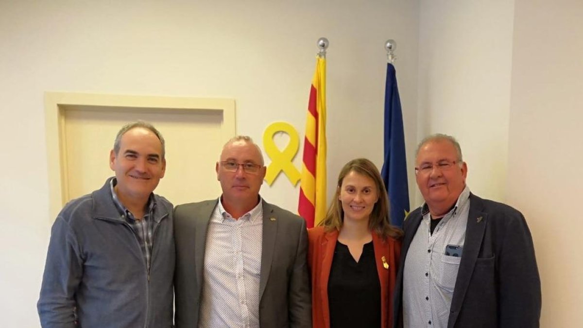 Reunión en Bruselas - Fruits de Ponent se vio ayer con representantes de la Comisión Europea para abordar las posibles consecuencias del Brexit en el sector frutícola. También se reunió con la delegada del Govern en la UE, Meritxell Serret.