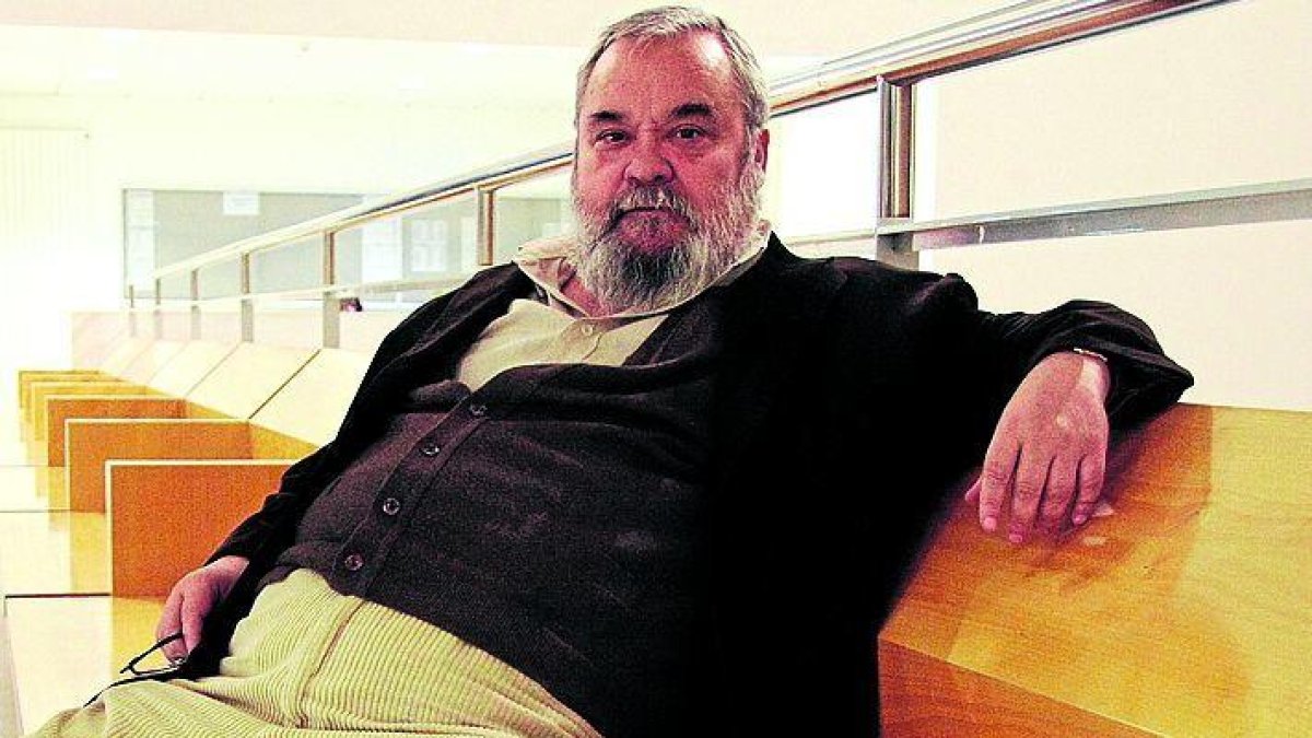 Mor l'actor i director teatral lleidatà Carles Canut