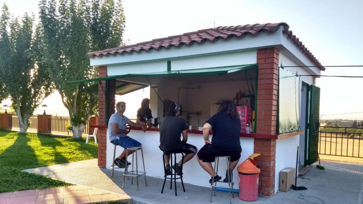 El local de Granyena, que hace unos días sufrió un asalto.