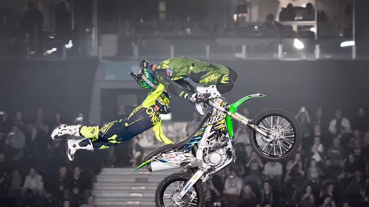 El equipo Lleides organiza su primer espectáculo.