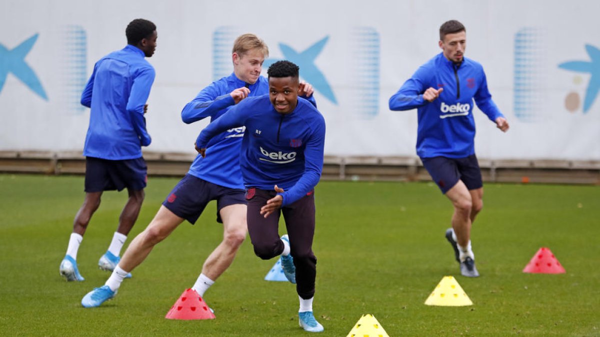 El blaugrana Ansu Fati, durant l’entrenament d’ahir a la Ciutat Esportiva.
