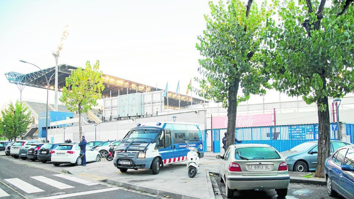 Juanto casi marca en esta acción con un acrobático remate, pero Òscar rubio lo evitó sobre la misma línea.