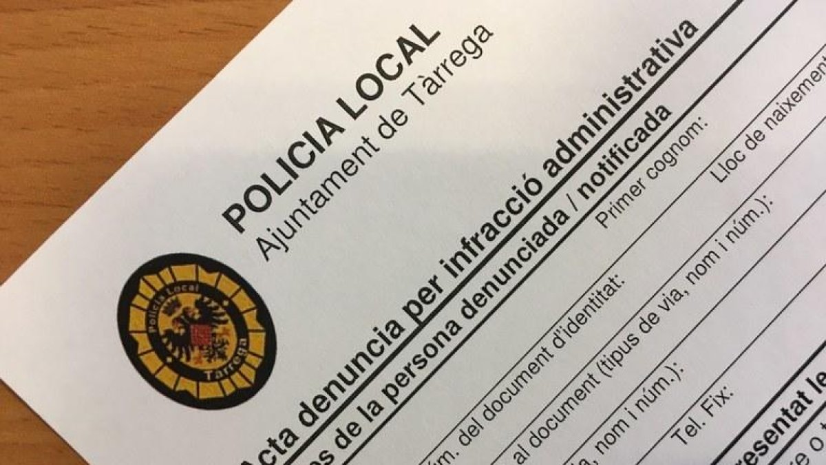 La policia local de Tàrrega rescata un gos en estat d'abandonament