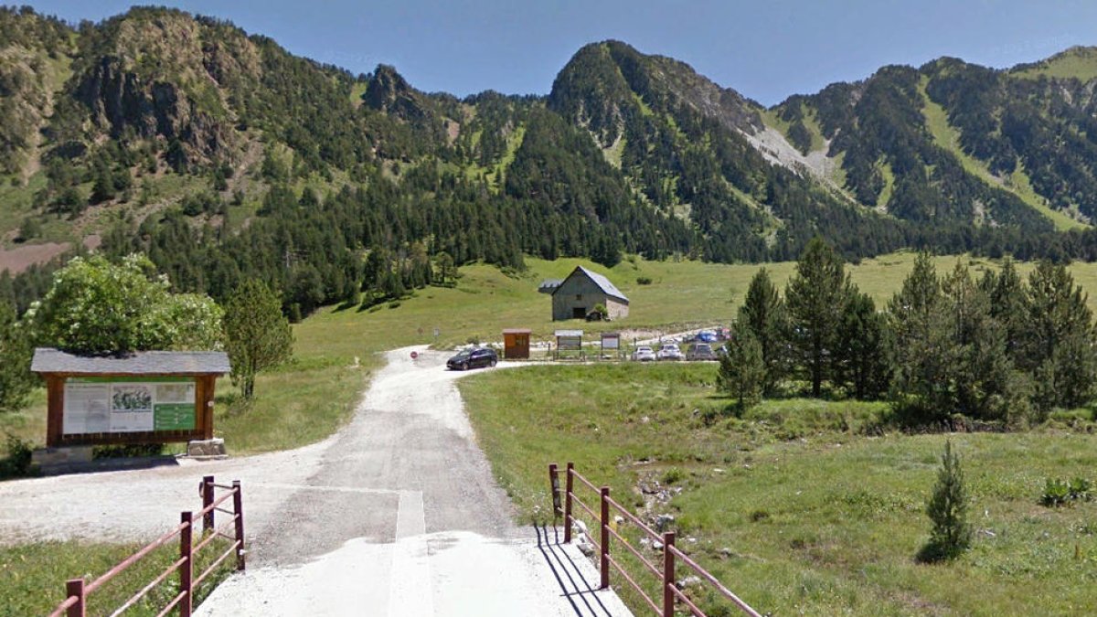 Imatge de la carrera d’accés al paratge de Colomers.