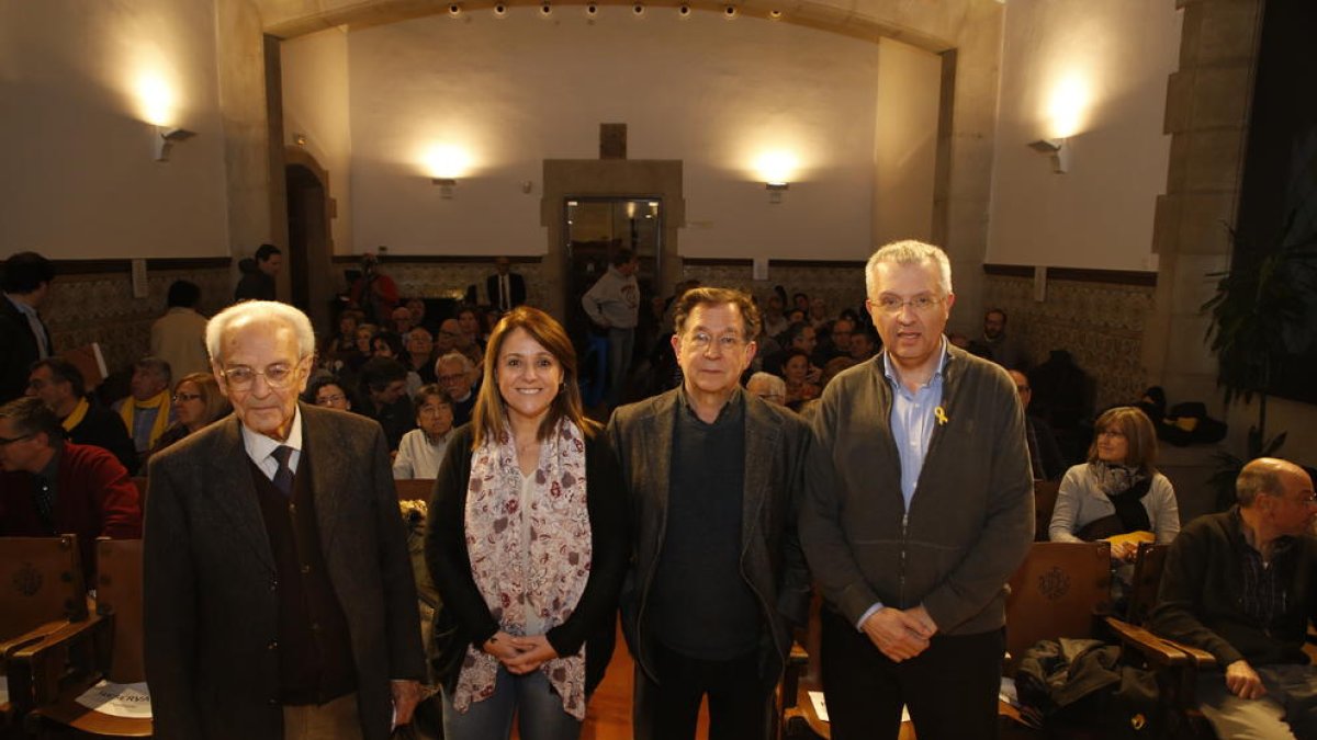 Pere Lluís Font, Rosa Pujol, Suso de Toro i Josep Maria Forné, ahir a les Jornades de Filosofia de l’IEI.