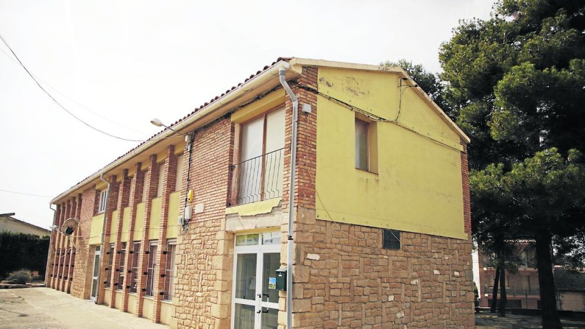 Imagen de la escuela de La Pobla de Cérvoles, que en la actualidad cuenta con cinco alumnos.