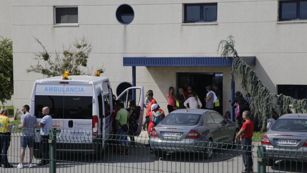 Una decena de empleados fueron examinados por los sanitarios a las puertas de Subi.Sat.