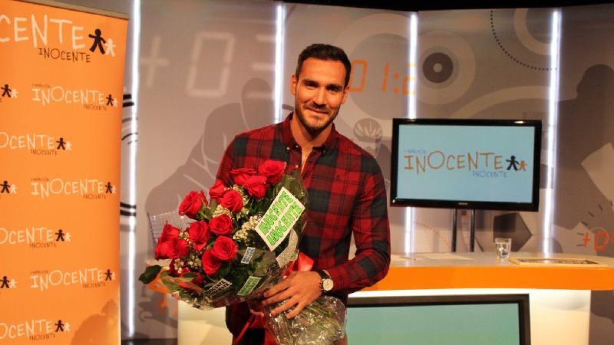 Saúl Craviotto, tras percatarse de que había sido víctima de una broma del programa.