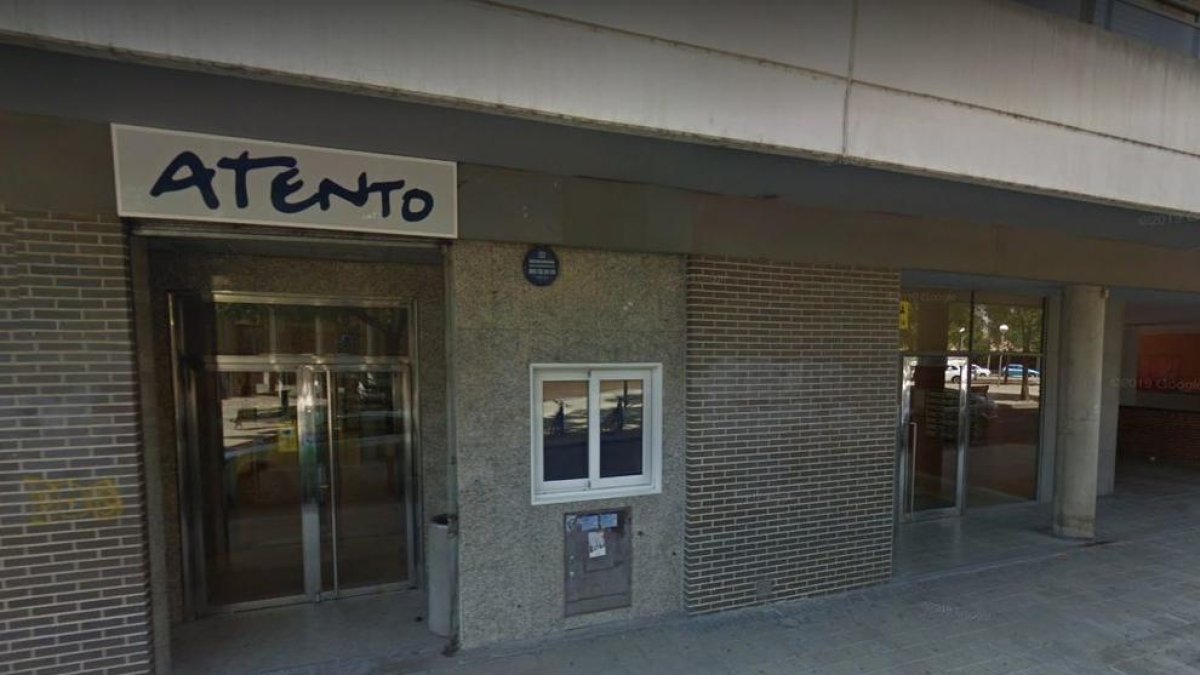 Denuncian que Atento ha despedido a la presidenta del comité de empresa por acumulación de bajas