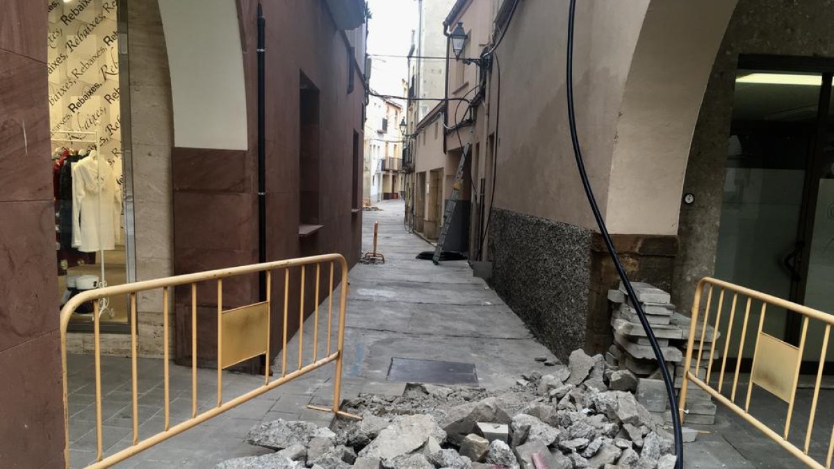 Las obras en la calle Castell, que durarán un mes y medio.