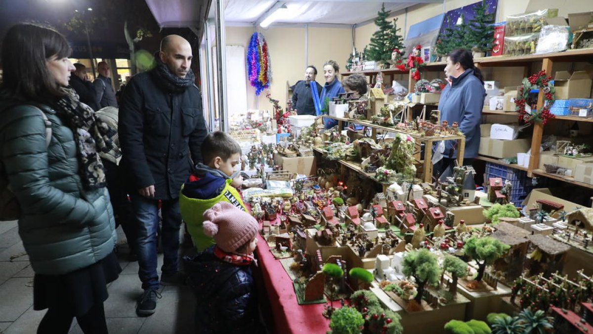 Poca il·luminació al mercat de Lleida