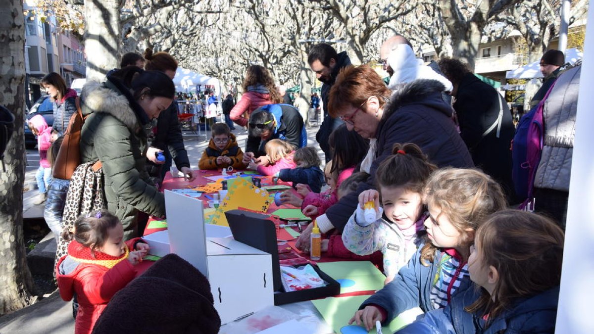 Acció comercial de Nadal a la Seu amb parades al passeig