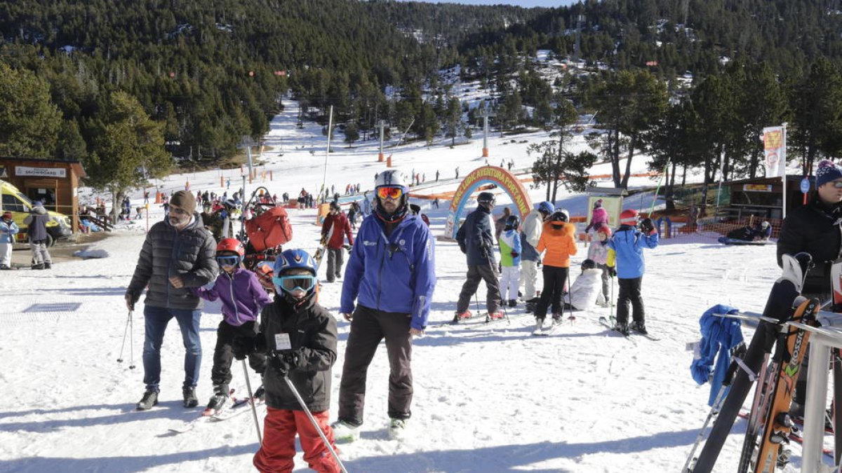 Més de 1.700 persones van esquiar ahir a les pistes de Port Ainé, al Pallars Sobirà.