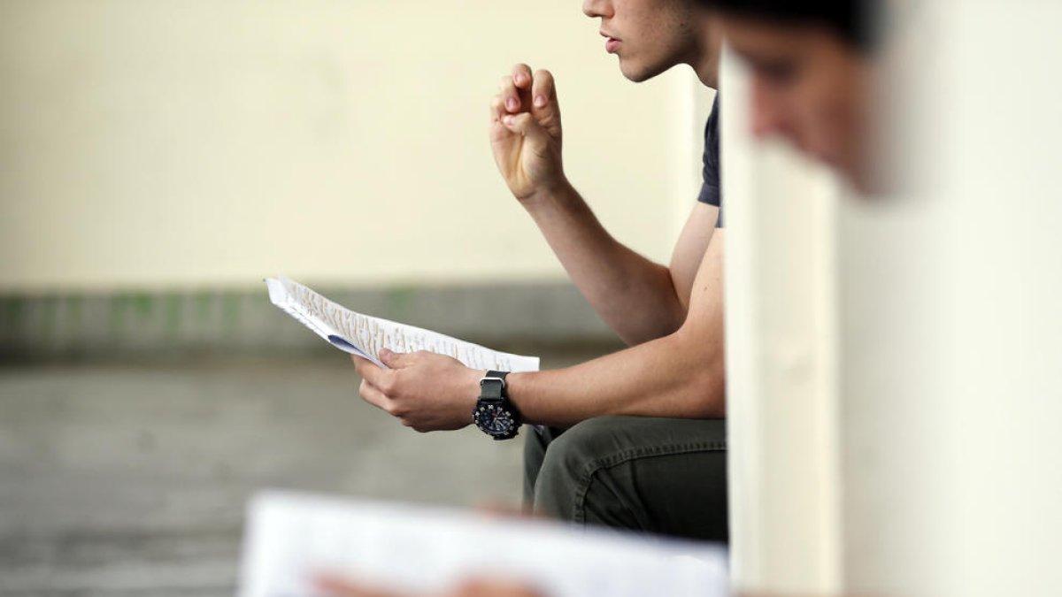 Els partits acorden incloure en la nova llei educativa l'estudi dels mitjans
