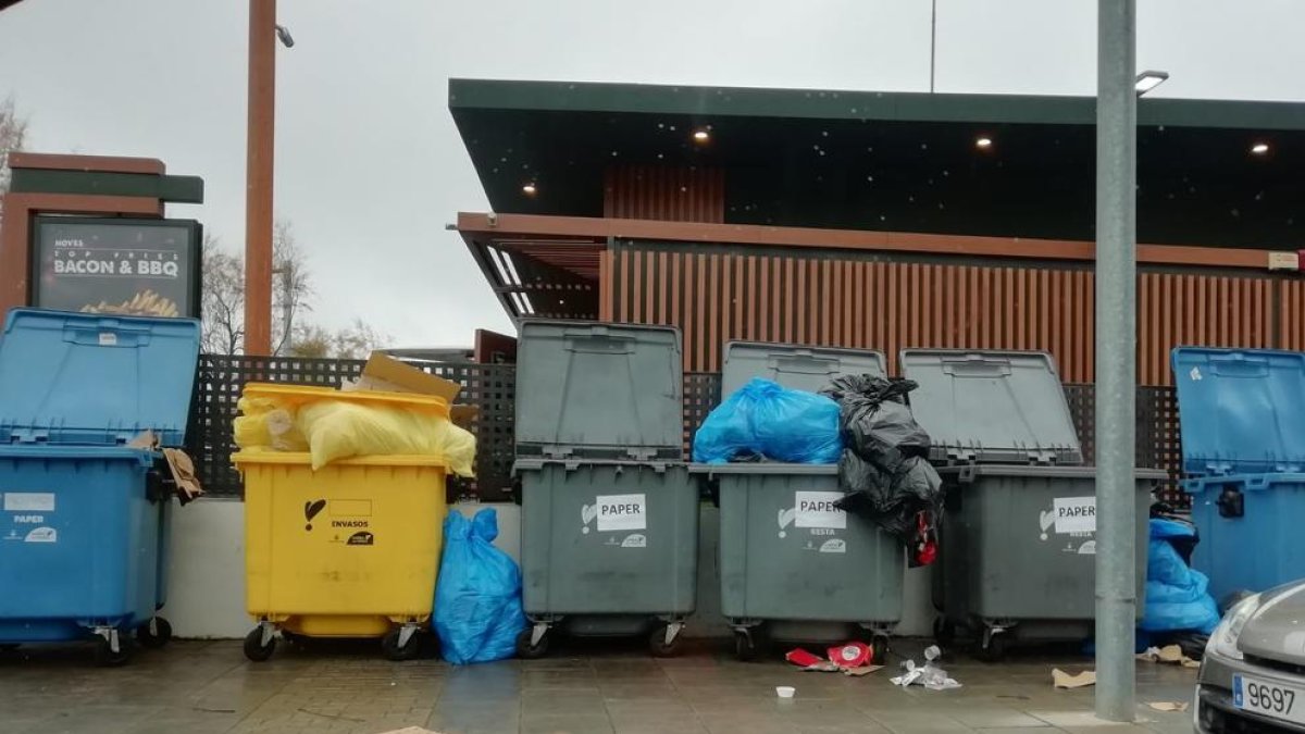 Imagen de ayer de los contenedores en Copa d’Or.