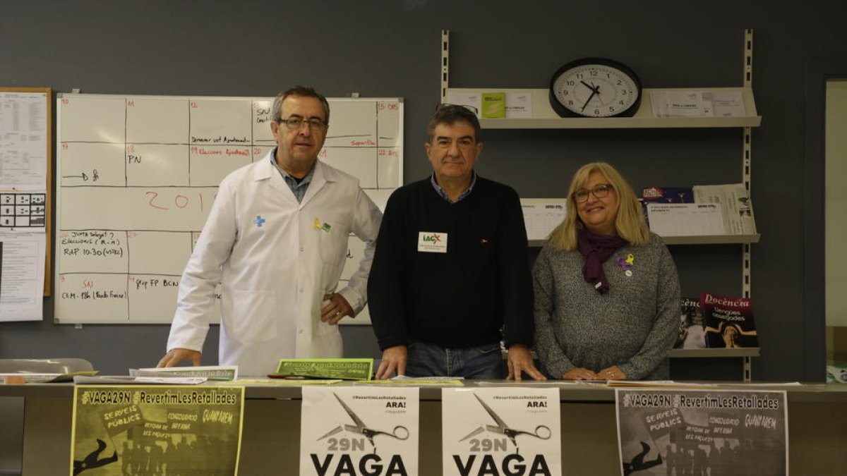 Representants de la intersindical IAC ahir a la seu del sindicat.