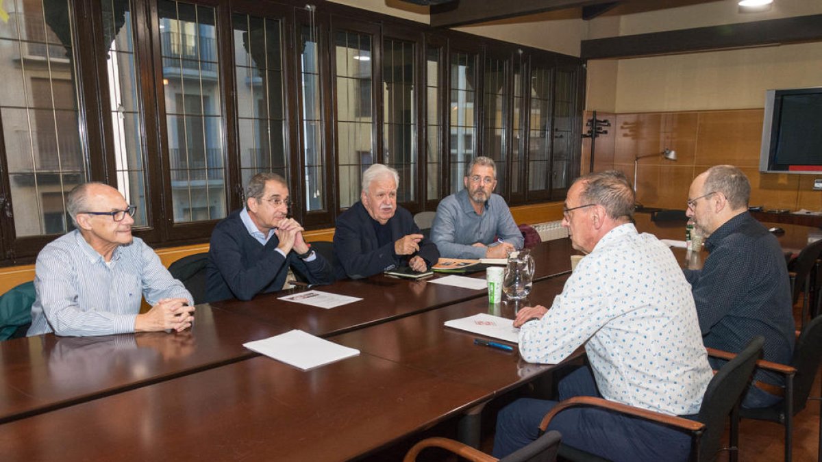 Reunión entre la Fundació Oró y la Paeria, ayer.