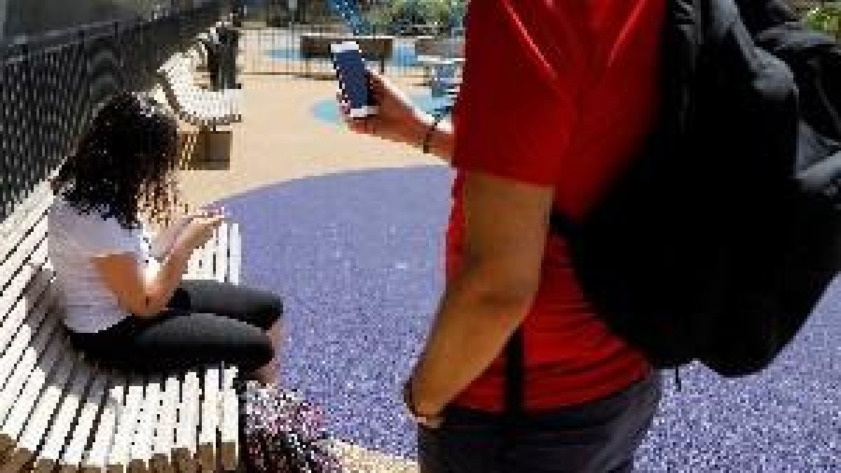 Baja el consumo de televisión y aumenta el de internet hasta 3 horas diarias