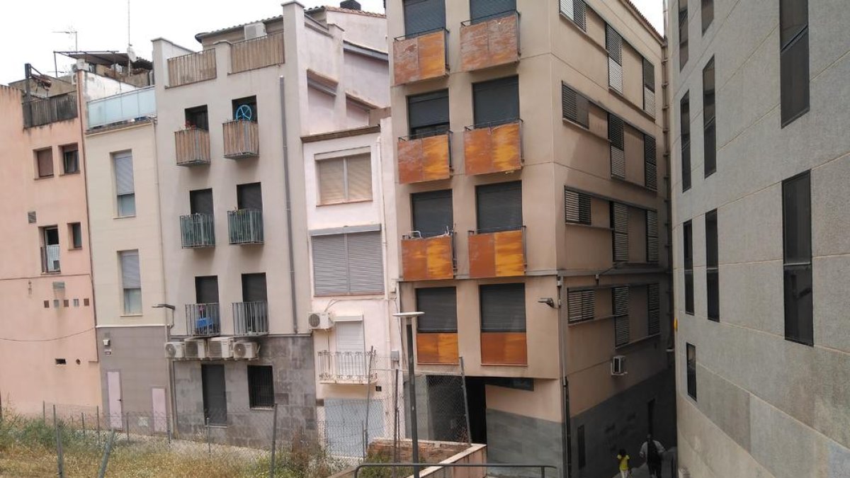 El carrer Botera, al costat de l’Eix, està format per escales.