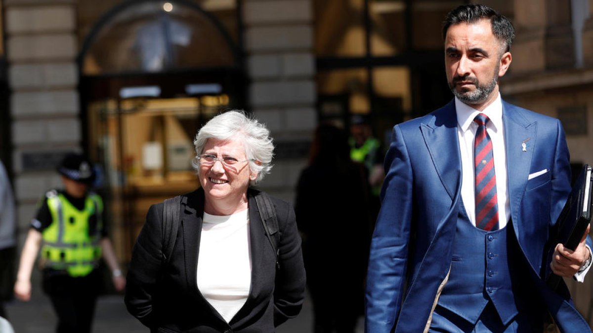 Imagen de archivo de Clara Ponsatí y su abogado defensor.