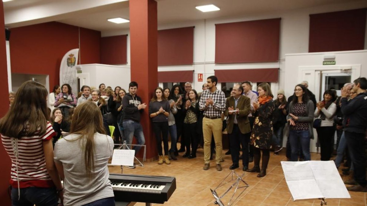Imatge de la inauguració del centre per als joves de Vielha.
