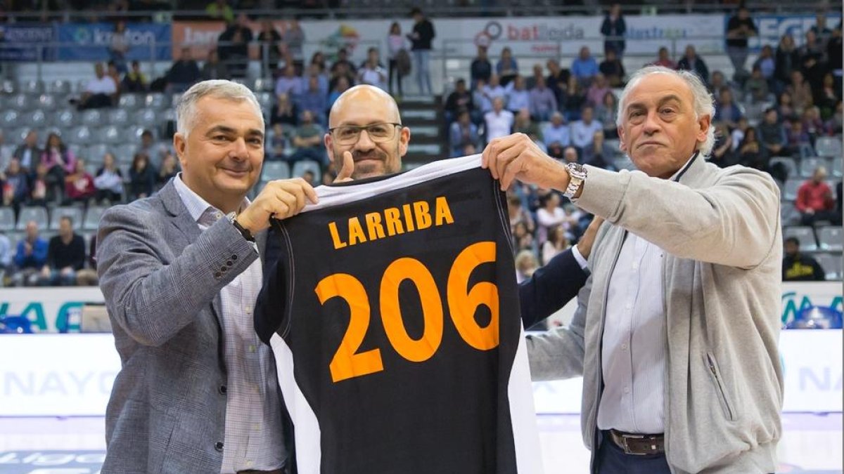El club va homenatjar abans de l’inici l’exdelegat Marc Larriba.