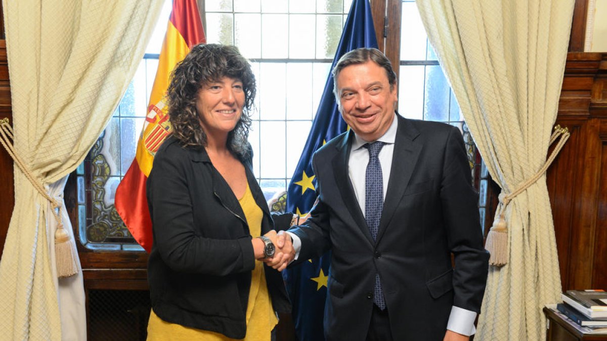 La consellera i el ministre a la reunió ahir a Madrid.