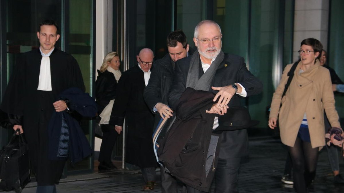 La salida de los exconsellers Lluís Puig y Toni Comín después de la comparecencia ante| el juez de instrucción belga por la euroorden.