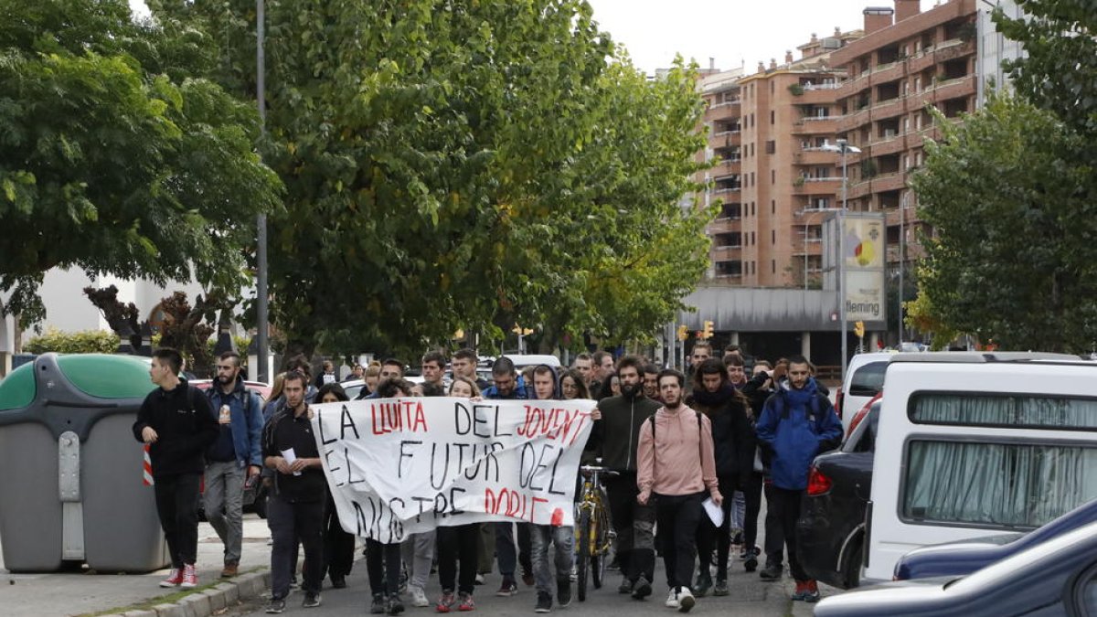 Els CJL van marxar ahir fins al mercat del Camp d’Esports.