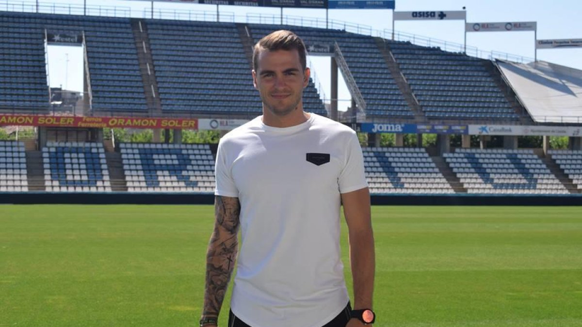 Jesús Imaz va visitar el Camp d’Esports aprofitant les vacances.