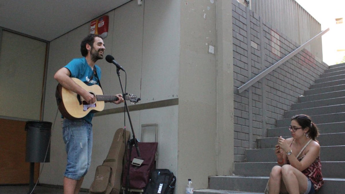 Ignasi Arévalo, a les escales dels carrers Sant Pau i la Palma.