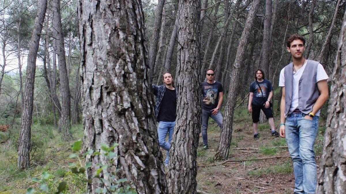 Imagen promocional del grupo leridano de rock Hermanos Lobo.