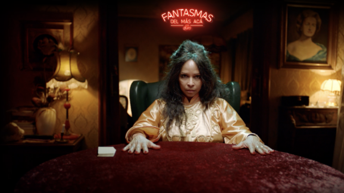 La mèdium de l’anunci en acció.