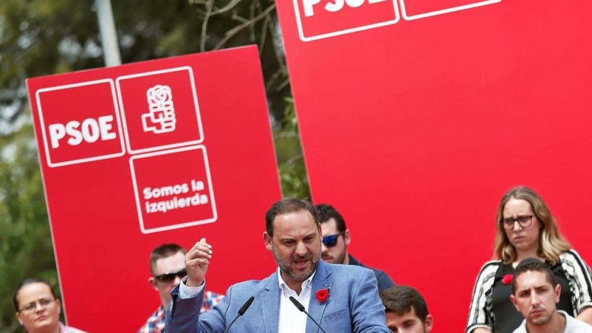 El secretari d’Organització del PSOE, José Luis Ábalos, va intervenir a la Festa de la Rosa de la localitat valenciana de Torrent.
