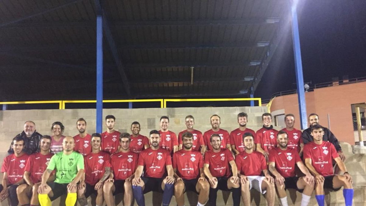 Plantilla amb la qual l’Alcoletge afronta la temporada del retorn a la Segona Catalana després de proclamar-se campió de Tercera.