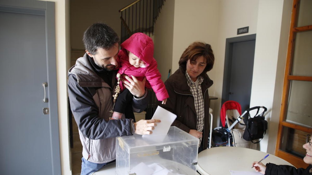 Sunyer cambia el nombre de la plaza de la Constitució por el de 1 de Octubre
