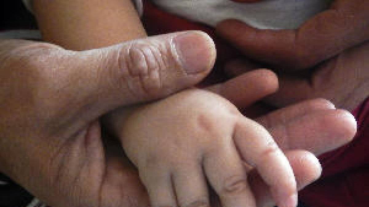 Retiran del mercado un producto para cólicos de bebés tras una reacción alérgica