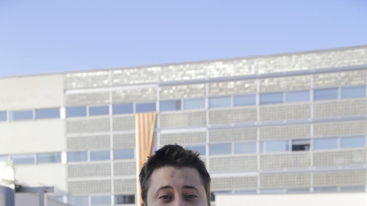 Ramon, con una imagen de las cargas en la EOI en la que aparece.