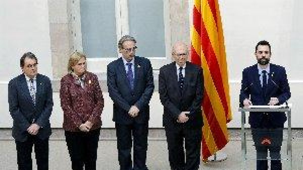 Torrent se reúne en el Parlament con el jefe de los Mossos