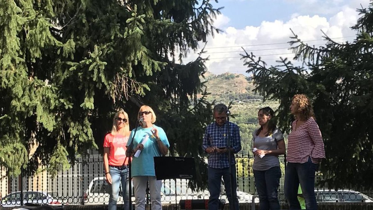 Imagen de las autoridades en el ‘dinar groc’ de La Pobla.