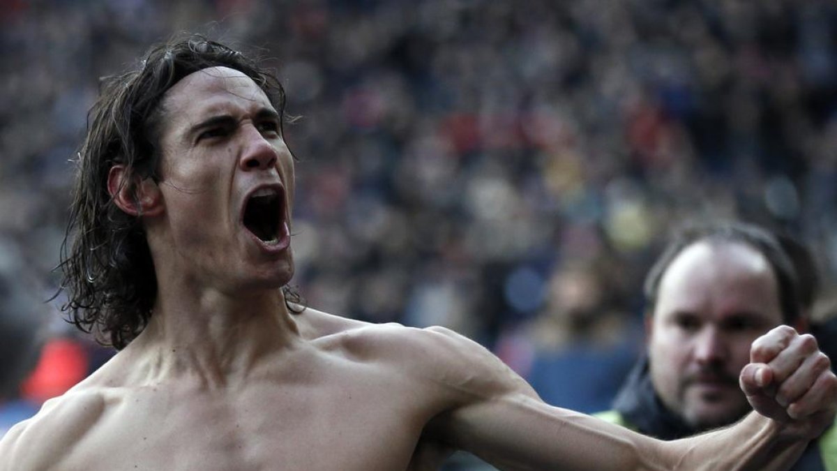 Cavani celebrant el seu gol d’ahir davant del Montpeller.